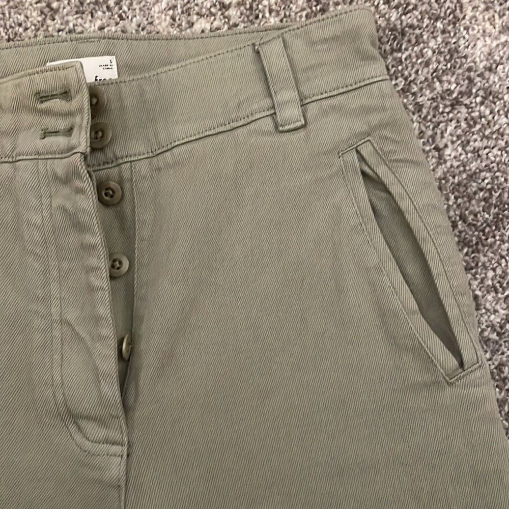 WORN ONCE Aritzia Modern Cargo Pant SIZE 6 in Sage Green - Picture 4 of 6